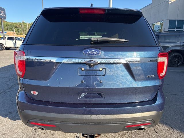 2016 Ford Explorer Base photo 3