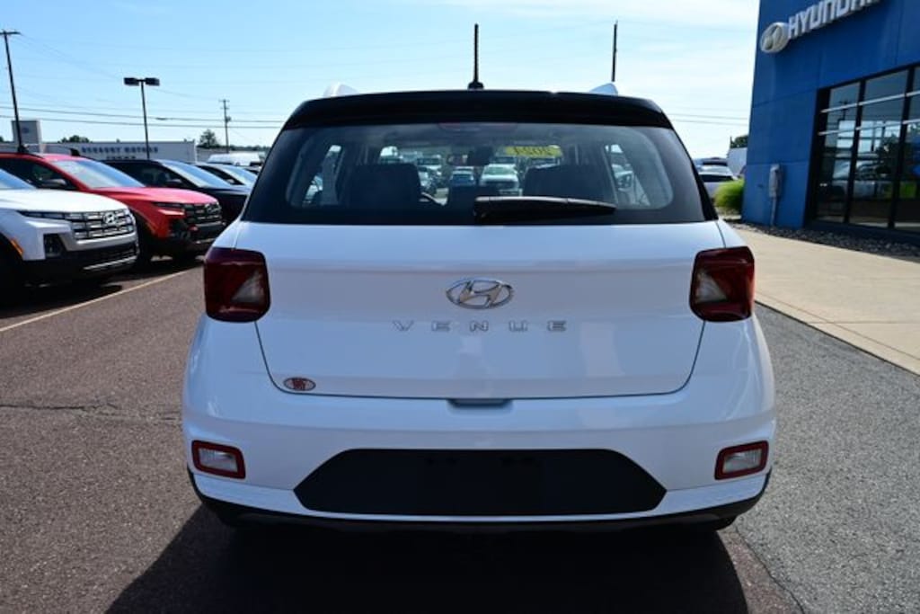 Used 2024 Hyundai Venue Limited SUV
