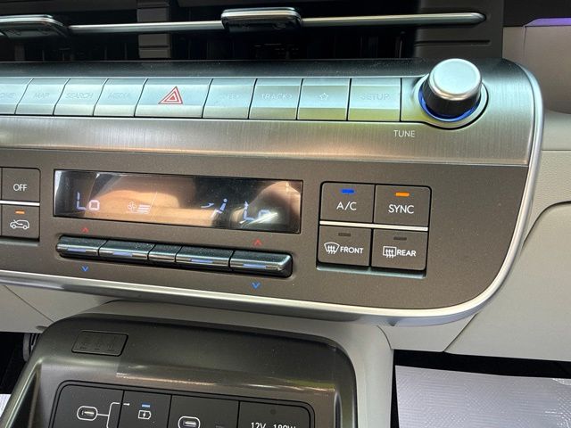 2026 Hyundai Kona SEL Premium - Photo 16