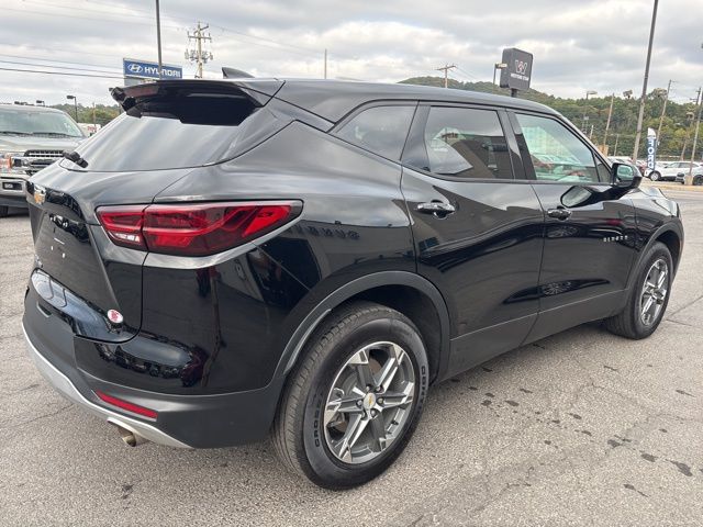 2025 Chevrolet Blazer 2LT photo 3