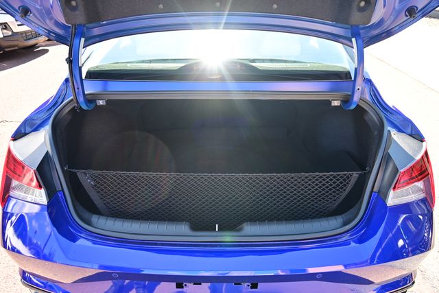 2023 Hyundai Elantra Limited - Photo 14