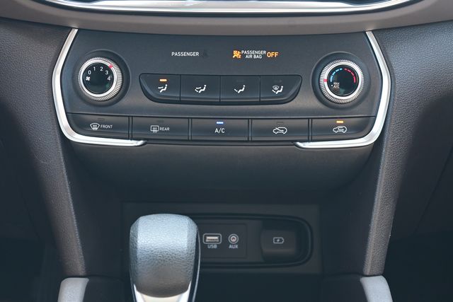 2020 Hyundai Santa Fe SE - Photo 20