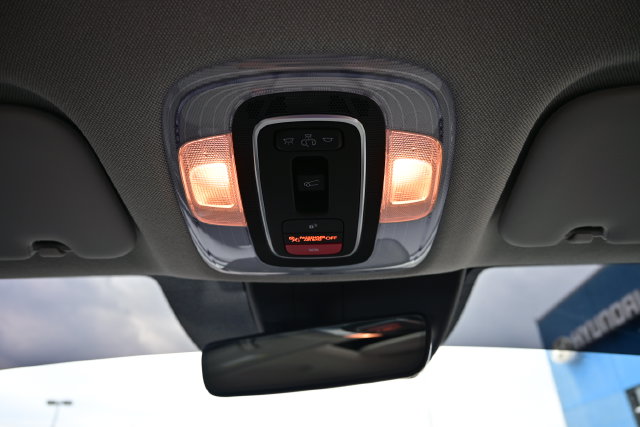 2025 Hyundai Elantra Limited - Photo 23