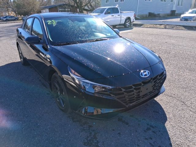 2023 Hyundai Elantra SEL photo 4