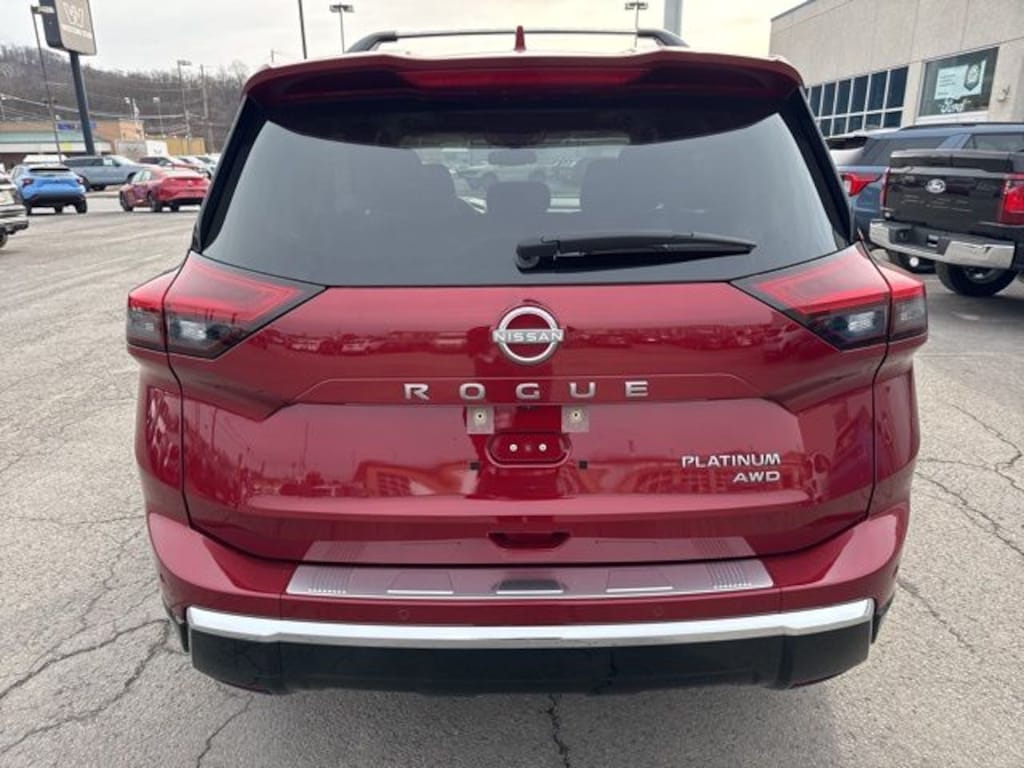 Used 2025 Nissan Rogue Platinum SUV