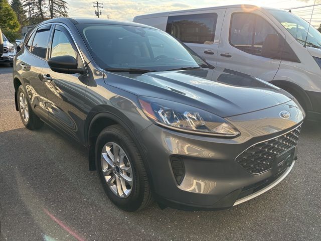 2022 Ford Escape SE photo 2