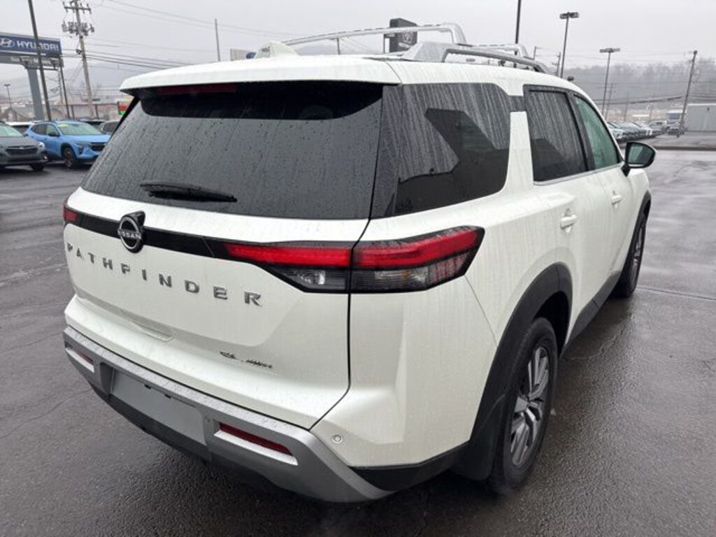 Used 2023 Nissan Pathfinder SL SUV