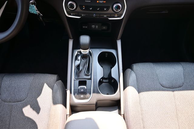 2020 Hyundai Santa Fe SE - Photo 21