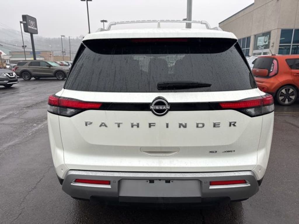 Used 2023 Nissan Pathfinder SL SUV