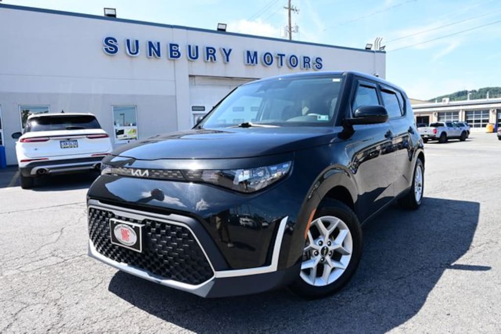 Used 2023 Kia Soul LX Hatchback