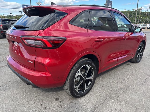 2023 Ford Escape ST-Line Elite photo 3