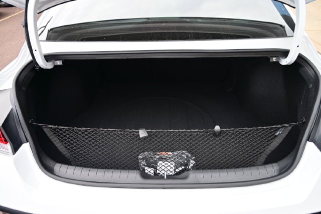2025 Hyundai Elantra Limited - Photo 15