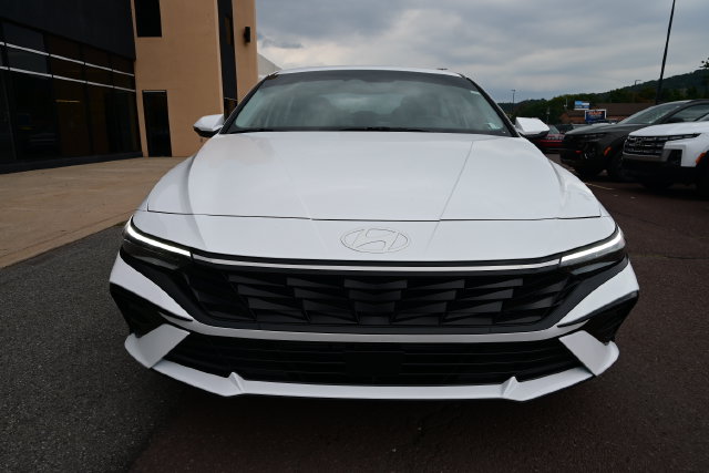 2025 Hyundai Elantra Limited - Photo 8