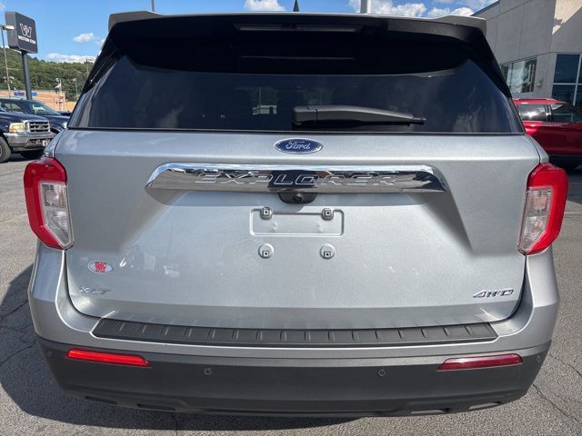 2023 Ford Explorer XLT photo 3