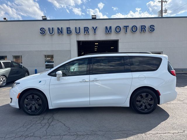2020 Chrysler Pacifica Hybrid Limited Red S's photo