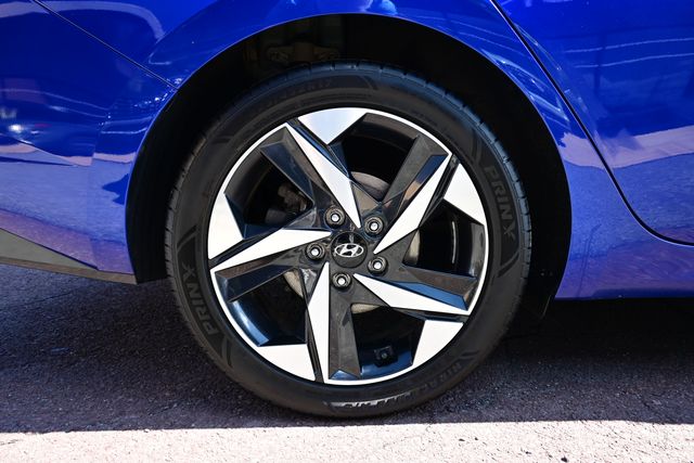 2023 Hyundai Elantra Limited - Photo 29