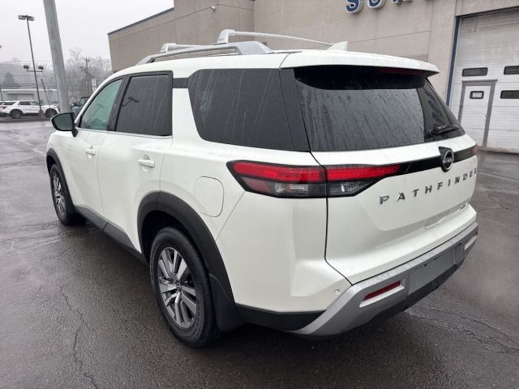Used 2023 Nissan Pathfinder SL SUV