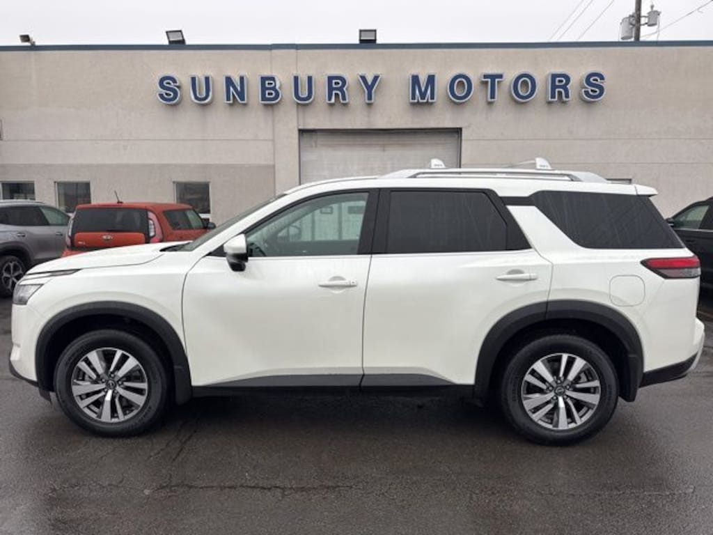 Used 2023 Nissan Pathfinder SL SUV