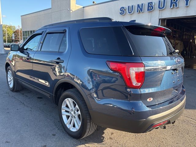 2016 Ford Explorer Base photo 2