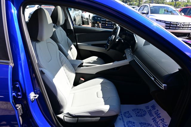 2023 Hyundai Elantra Limited - Photo 13