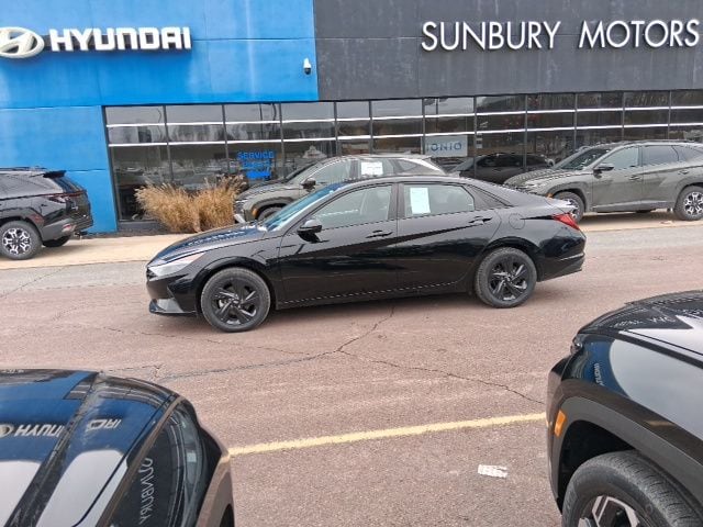 2023 Hyundai Elantra Blue's photo