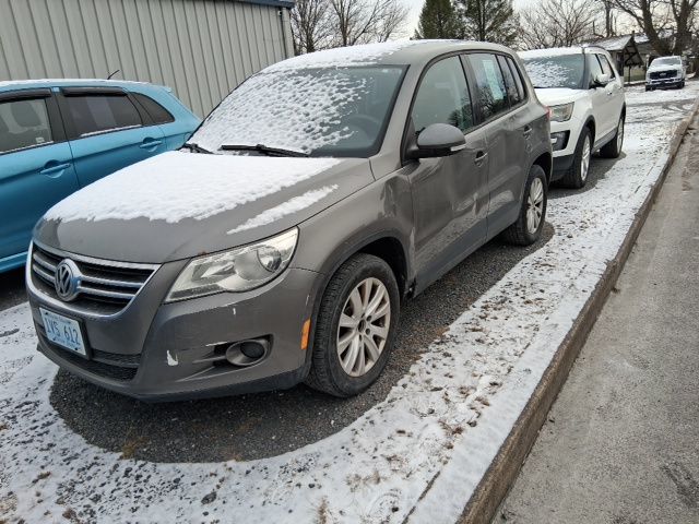 2010 Volkswagen Tiguan S's photo