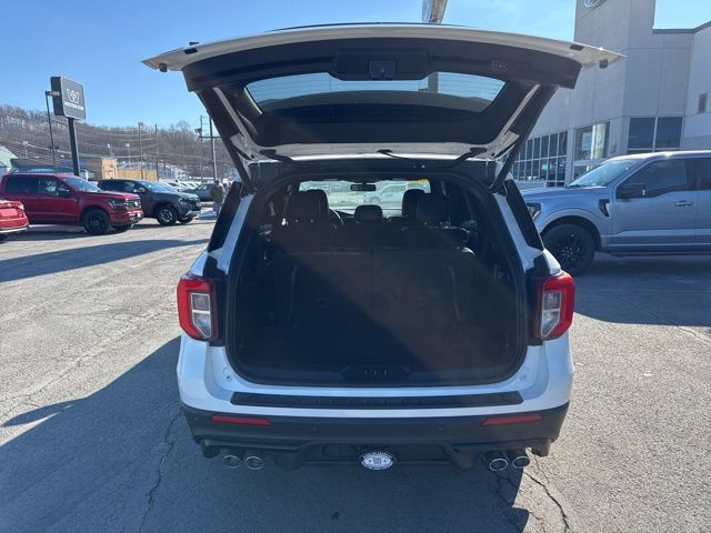 2022 Ford Explorer ST - Photo 11
