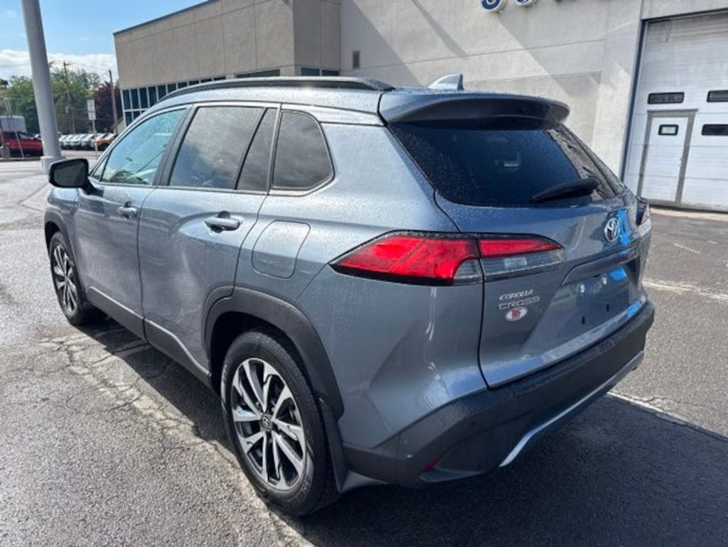 Used 2022 Toyota Corolla Cross XLE SUV