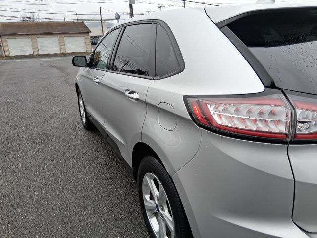 2017 Ford Edge SE photo 2