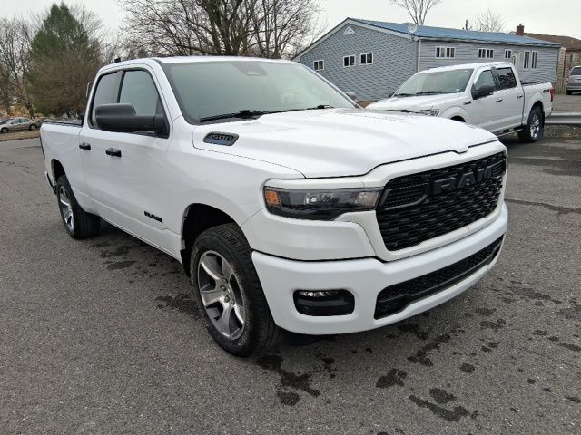2025 Ram 1500 Tradesman photo 2