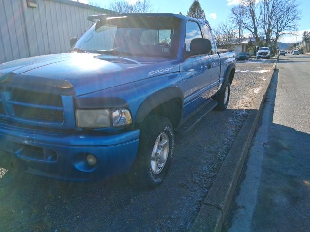 2000 Dodge Ram Pickup ST's photo