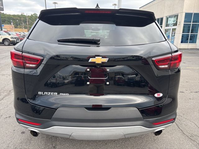2025 Chevrolet Blazer 2LT photo 2