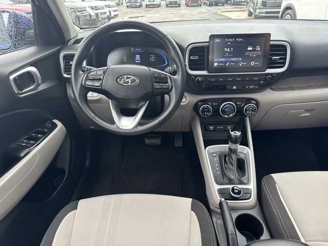 2024 Hyundai Venue SEL - Photo 15