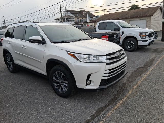 2019 Toyota Highlander XLE photo 2