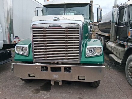 2012 Freightliner Coronado 122