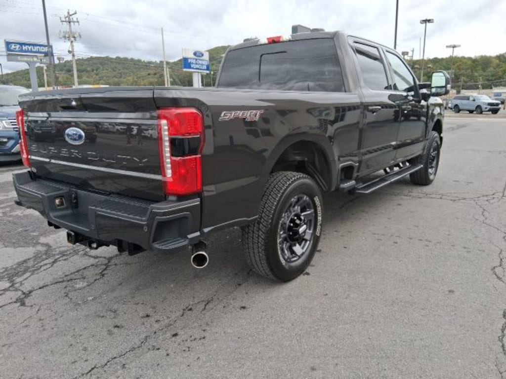 Used 2024 Ford F-250SD Lariat Truck Crew Cab