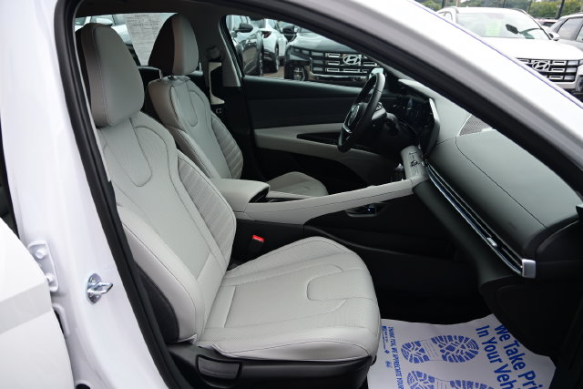 2025 Hyundai Elantra Limited - Photo 14