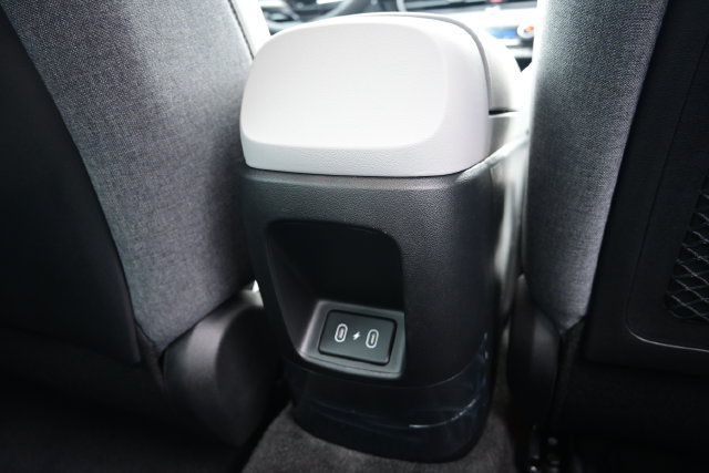 2025 Hyundai Elantra Limited - Photo 24