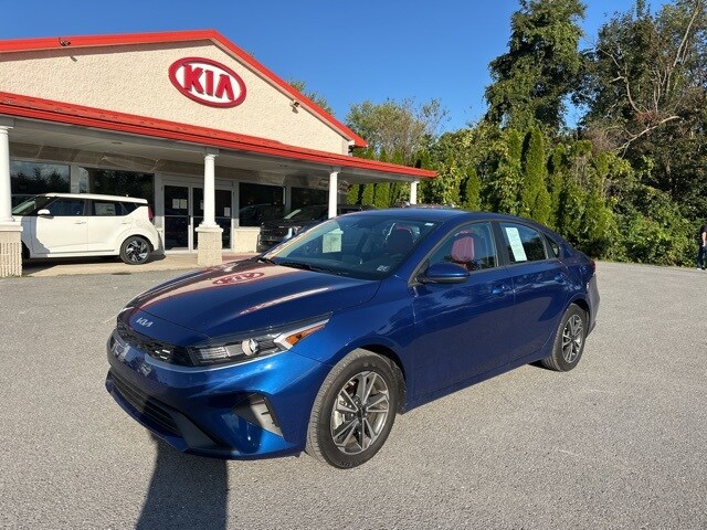 2024 Kia Forte LXS photo 3
