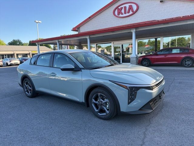 2026 Kia K4 LXS AT's photo