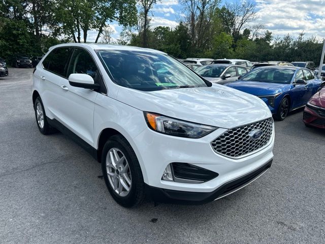 2024 Ford Edge SEL AWD's photo