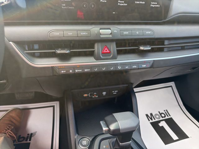 2025 Kia K4 LXS - Photo 18