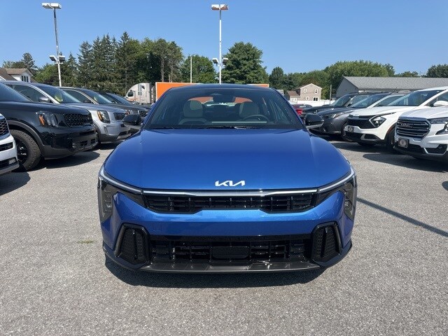 2025 Kia K4 GT-Line photo 2