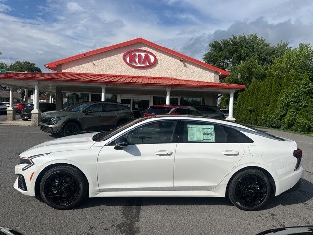 2026 Kia K5 GT-Line photo 4