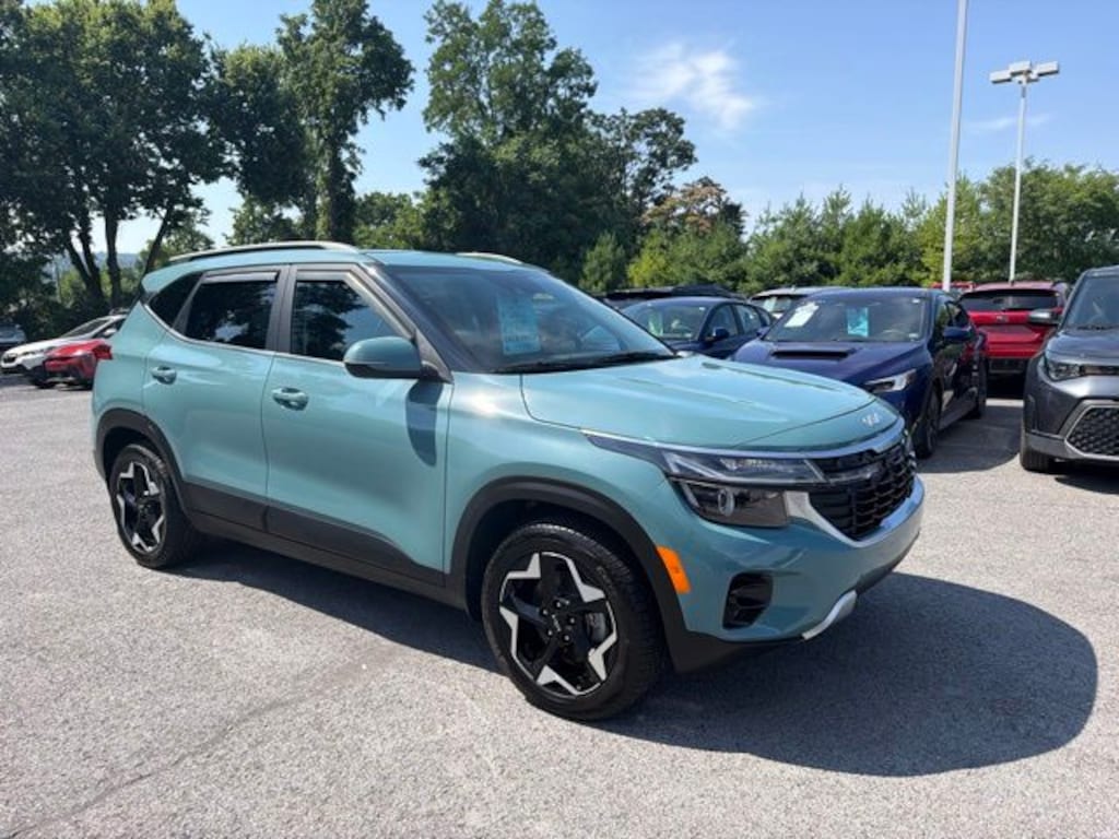 Used 2024 Kia Seltos EX SUV