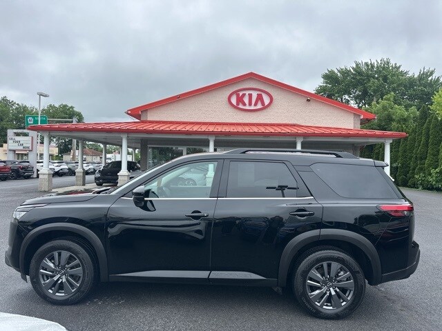 2024 Nissan Pathfinder SV photo 4