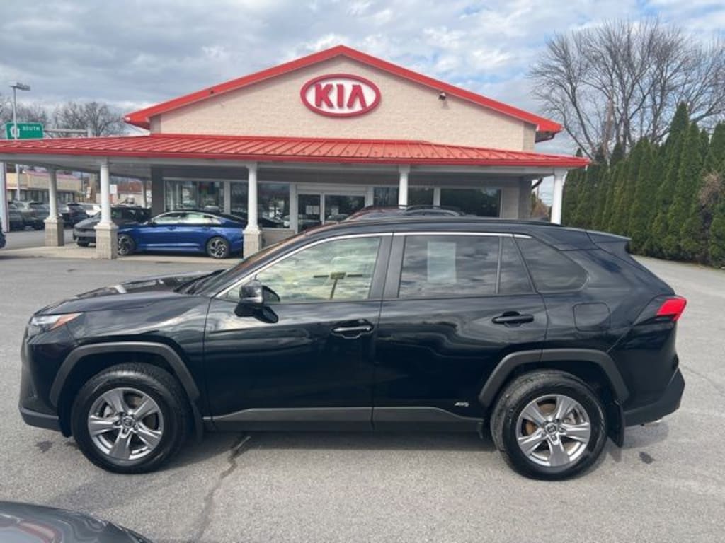 Used 2022 Toyota RAV4 Hybrid XLE SUV