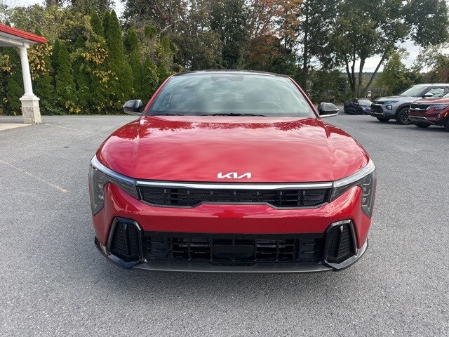 2025 Kia K4 GT-Line photo 2