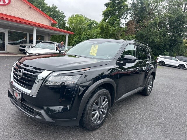 2024 Nissan Pathfinder SV photo 3