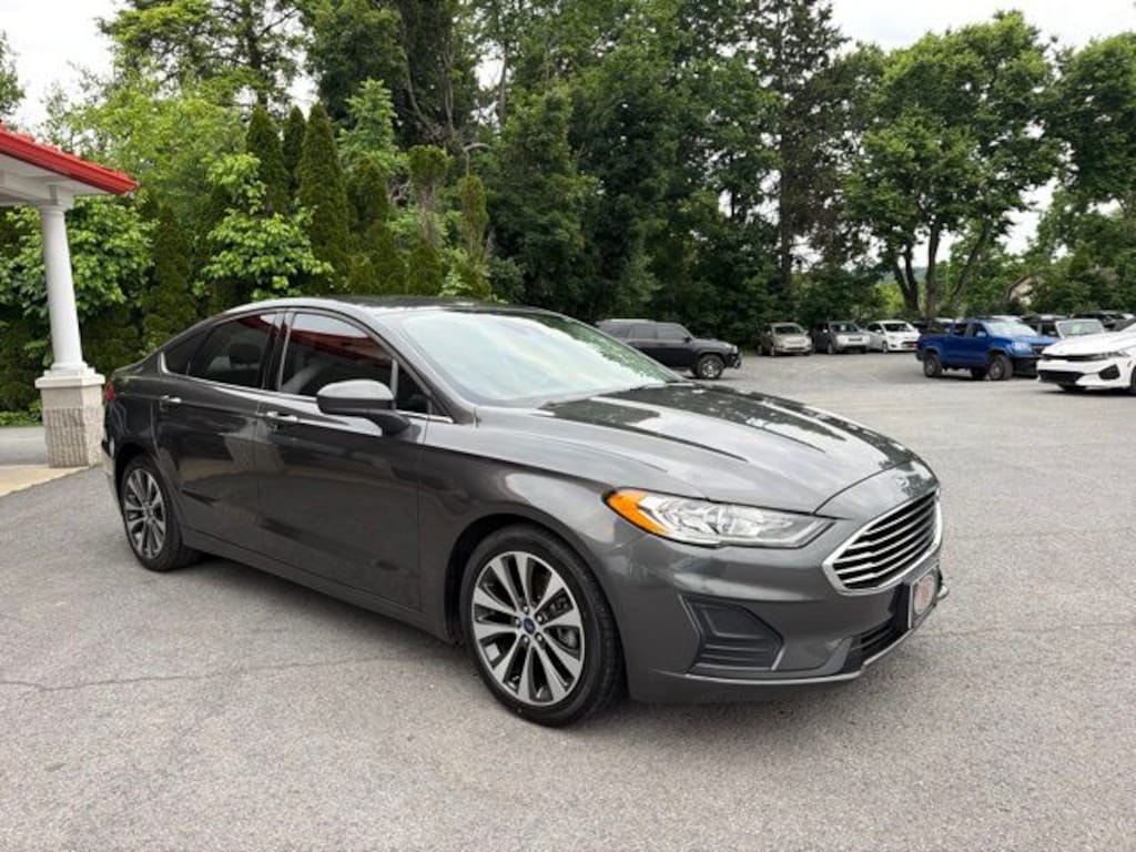 Used 2019 Ford Fusion SE Sedan